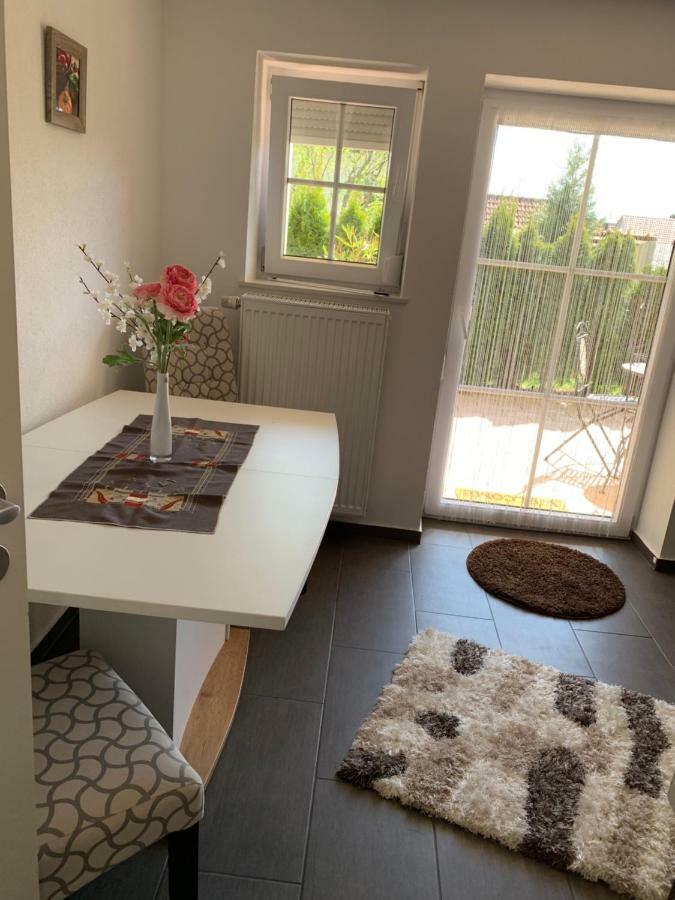Terrassenwohnung In Estenfeld Bei Wuerzburg Екстер'єр фото